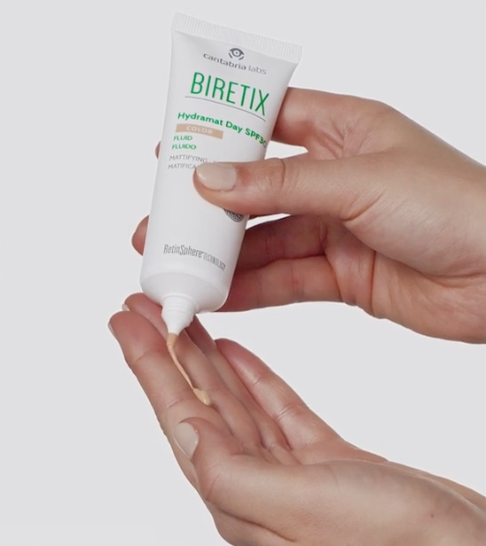 Матуючий флюїд з тоном для проблемної шкіри spf 30 Cantabria Labs BIRETIX HYDRAMAT COLOR - Зображення 3