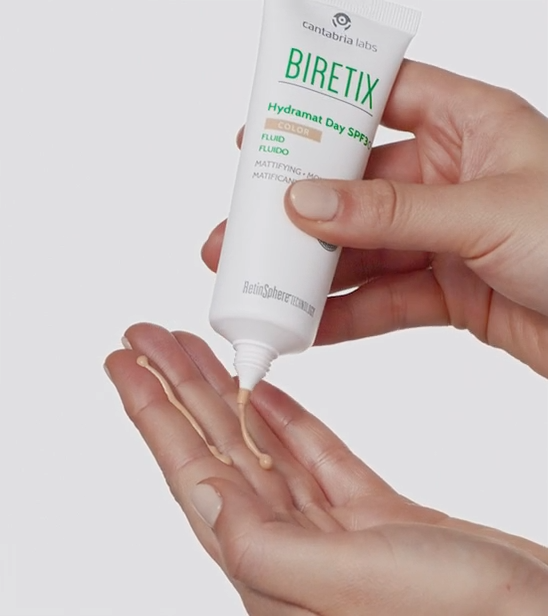 Матуючий флюїд з тоном для проблемної шкіри spf 30 Cantabria Labs BIRETIX HYDRAMAT COLOR - Зображення 2