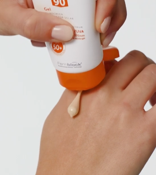 Сонцезахисний гель Ультра90 SPF 50 для комбінованої та жирної шкіри Cantabria Labs HELIOCARE ULTRA GEL - Зображення 3